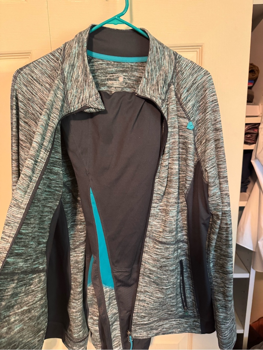 Women’s Heather Gray & Teal Active Zip Jacket and leggings